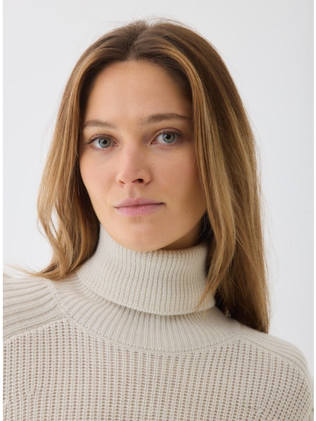 Majestic Filatures Merino Rib Semi Relaxed Long Sleeve Turtleneck