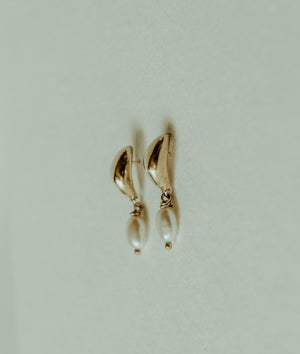 Uni Jewelry Surya Pearl Studs