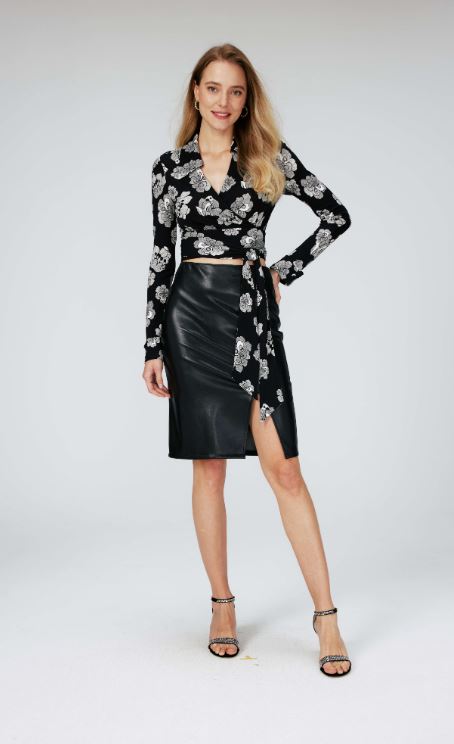 
            
                Load image into Gallery viewer, DVF Bobbi Top
            
        