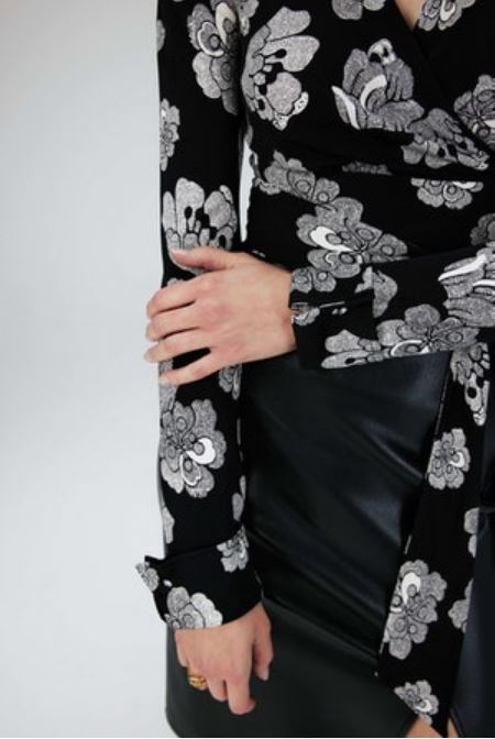 
            
                Load image into Gallery viewer, DVF Bobbi Top
            
        