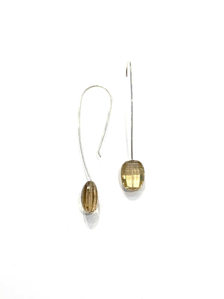 
            
                Load image into Gallery viewer, Sconset Flair Studio Faceted Lemon Quartz Sterling Silver Drop Earrings
            
        