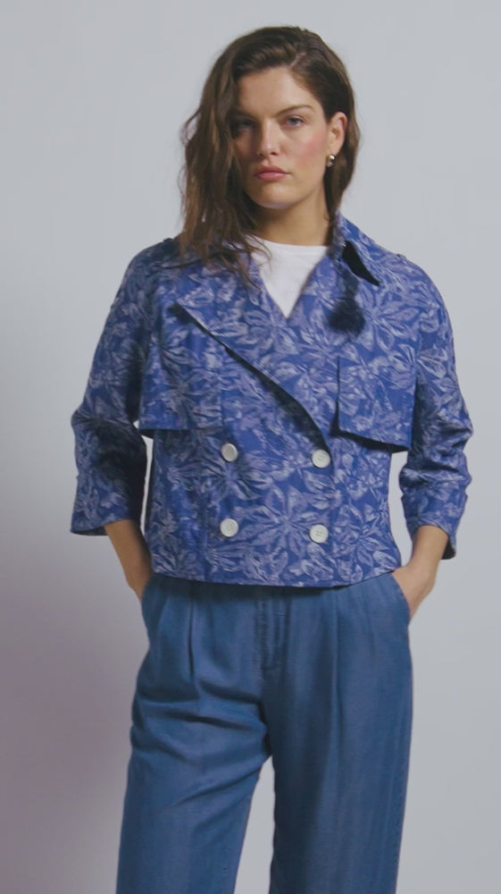 
            
                Load and play video in Gallery viewer, Derek Lam 10 Crosby Elijah Cropped Trench Jacket
            
        