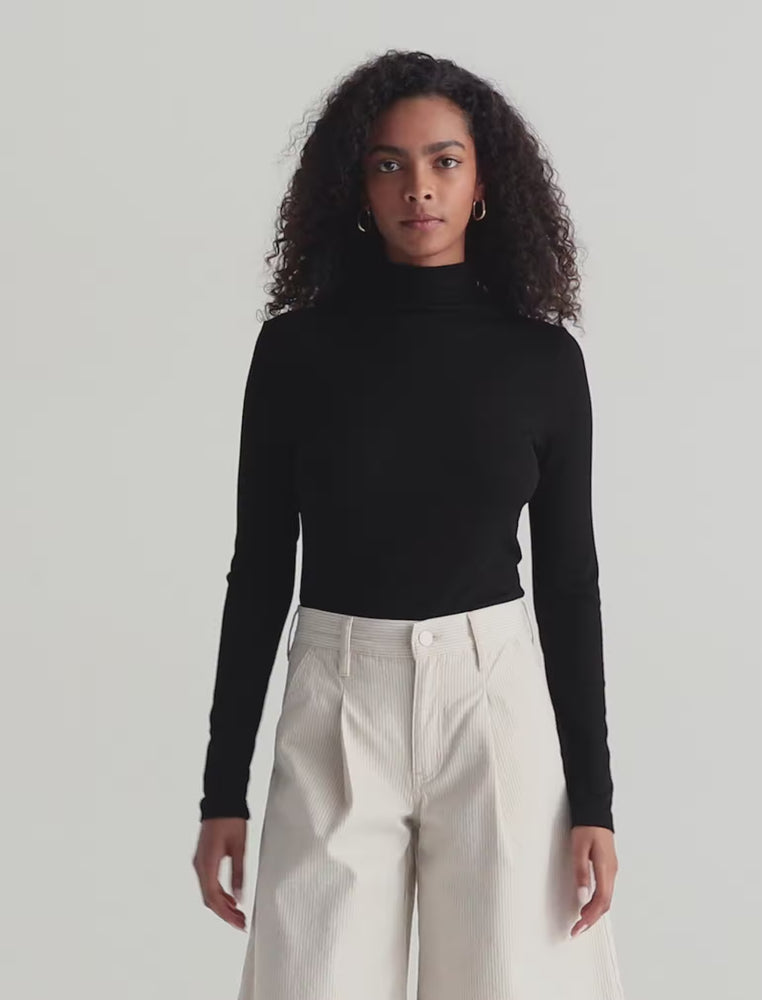 
            
                Load and play video in Gallery viewer, AG Chels Turtleneck
            
        