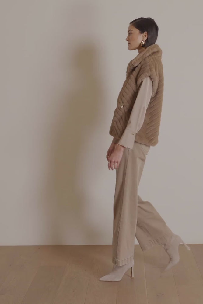 
            
                Load and play video in Gallery viewer, Joseph Ribkoff Classic Wide Leg Pull On Jeans
            
        