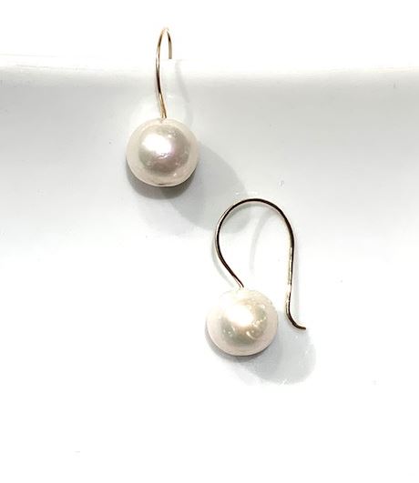 
            
                Load image into Gallery viewer, Sconset Flair Studio Round Pearl Drop Earrings 10K Gold
            
        